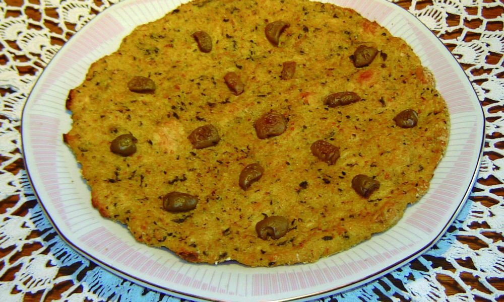 Pizza de pan con aceitunas
