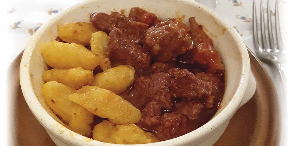 El  Goulash  o gulash de la Oma
