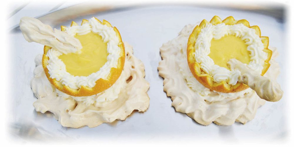 Crema de naranjas Anita con merengues y crema chantilly