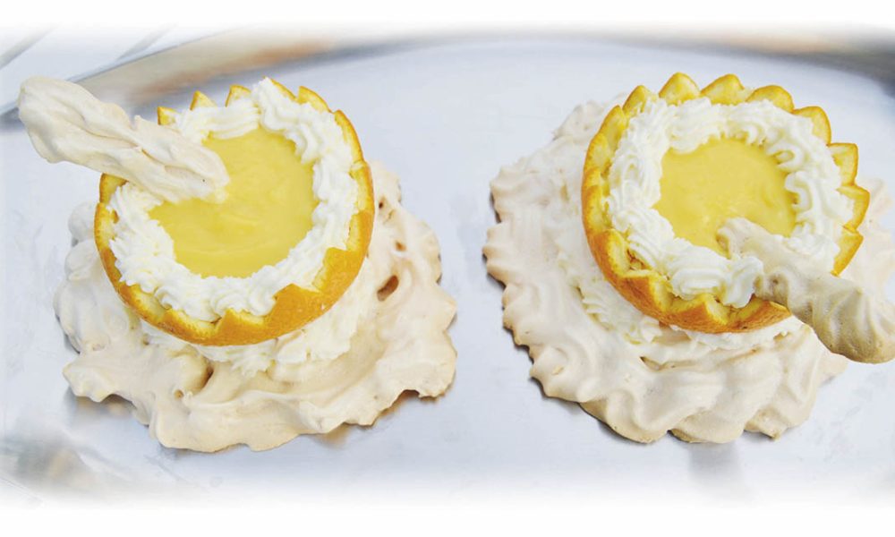 Crema de naranjas Anita con merengues y crema chantilly