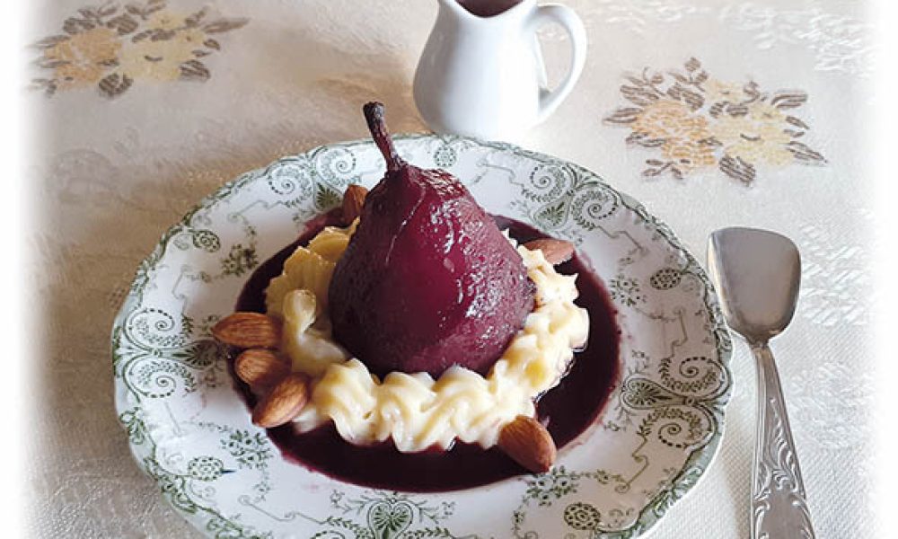 Peras al vino tinto con crema pastelera