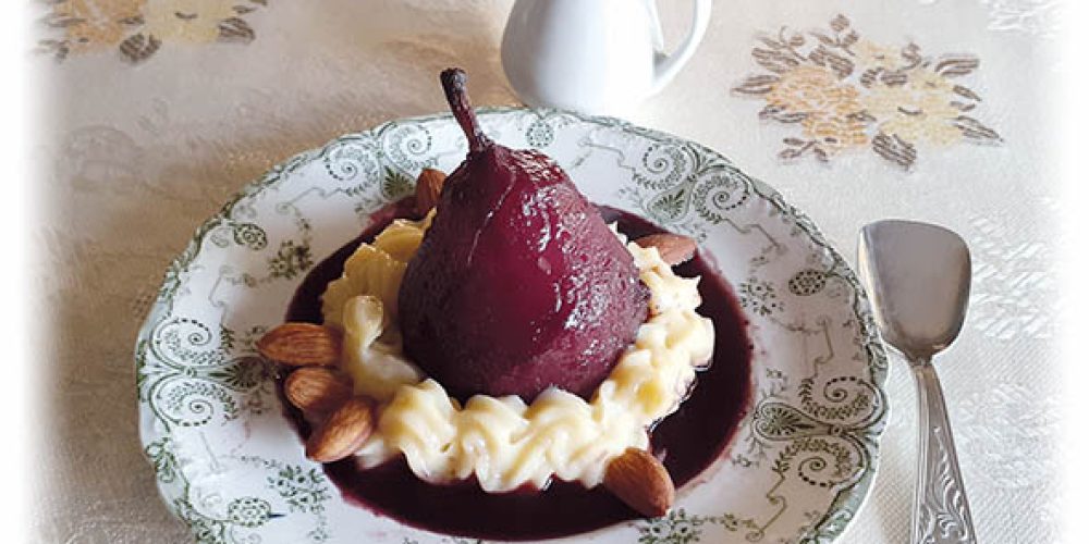 Peras al vino tinto con crema pastelera
