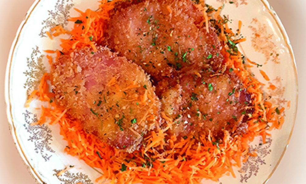 Hamukatsu rociado con salsa tonkatsu