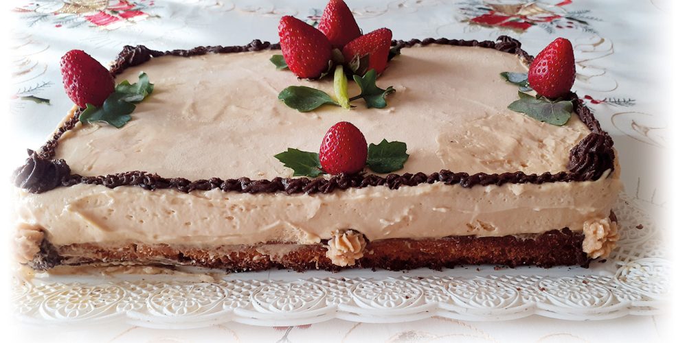 Mousse de chocolate blanco sobre una base de torta de limón