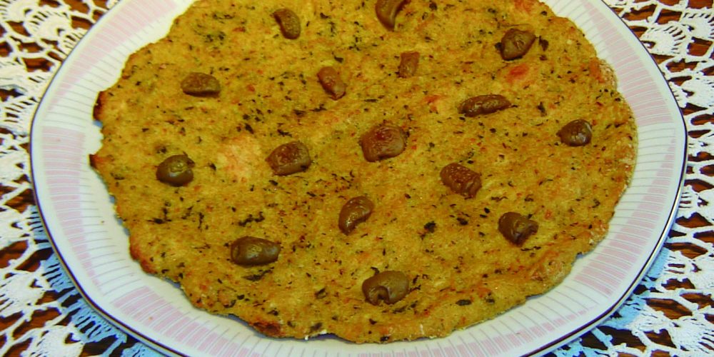 Pizza de pan con aceitunas