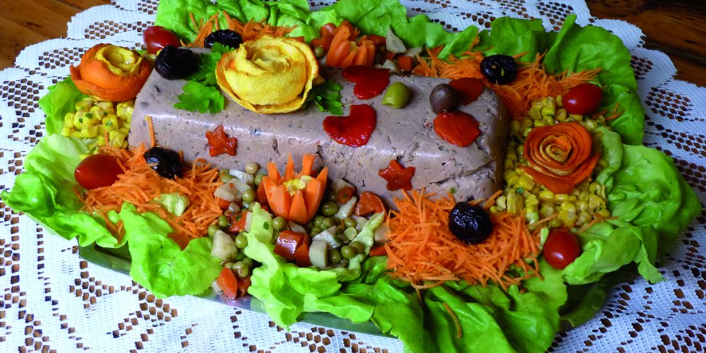 Paté de ternera con guarnición navideña