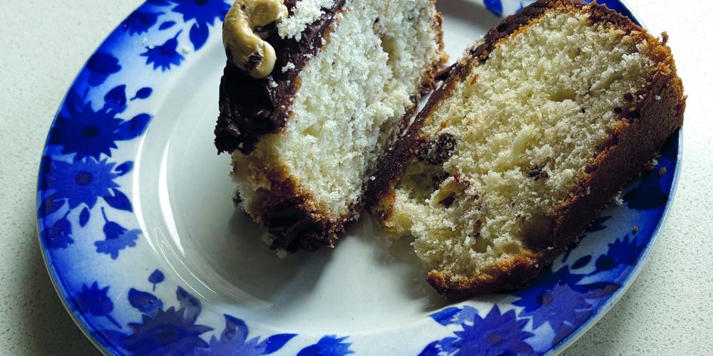 Torta de nuez con baño de chocolate
