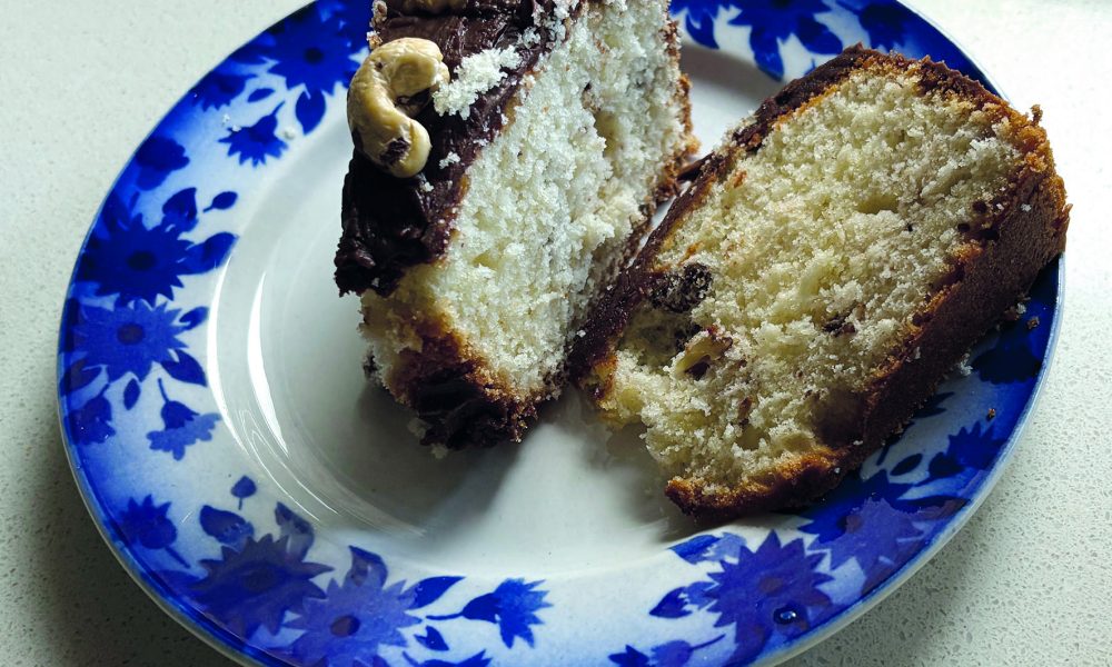 Torta de nuez con baño de chocolate